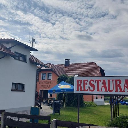 Penzion A Restaurace U Strnada Klatovy Exterior photo
